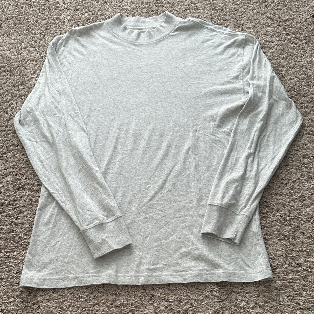 Abercrombie & Fitch Light Gray Long Sleeve Tee